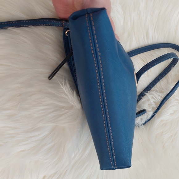 4 cute clutches (red yellow blue and black) - Picture 6 of 15